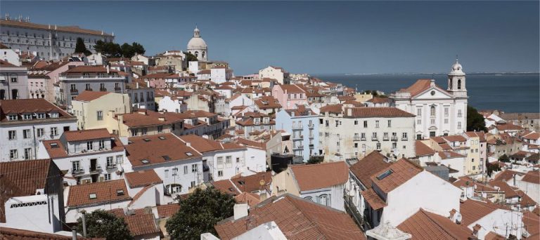 REGISTRY SNAPSHOT: National Registry for Clinical Studies (RNEC) in Portugal